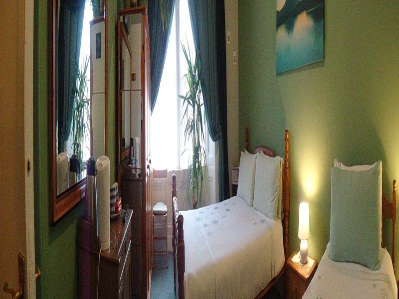 แบดเจา เบด แอนด์ เบรคฟาสต์ Bed & Breakfast เอดินบะระ ภายนอก รูปภาพ